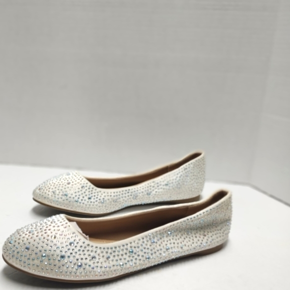Elegant White Ballet Flats With Irridicent Rhinestone Size: 9.5 - Picture 2 of 5